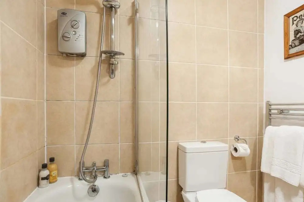 Quirky 1bed Sleeps 4, 10 Mins to Mile End Tube
