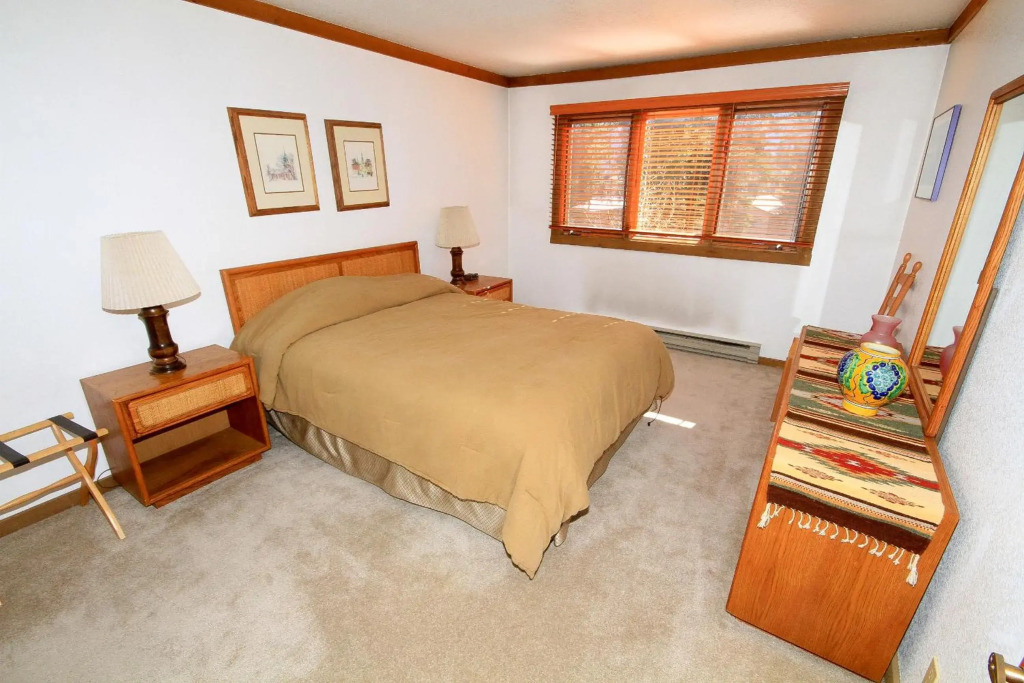 Mountainback 72 Corner Unit