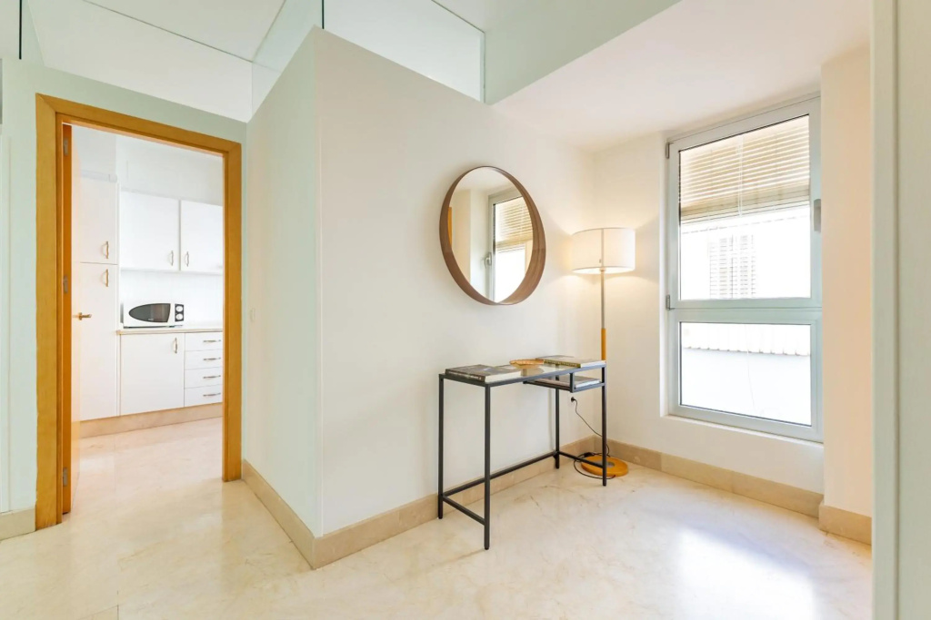 Charming 2 Bedroom Apartment with Private Roof-Top in the Heart of Seville