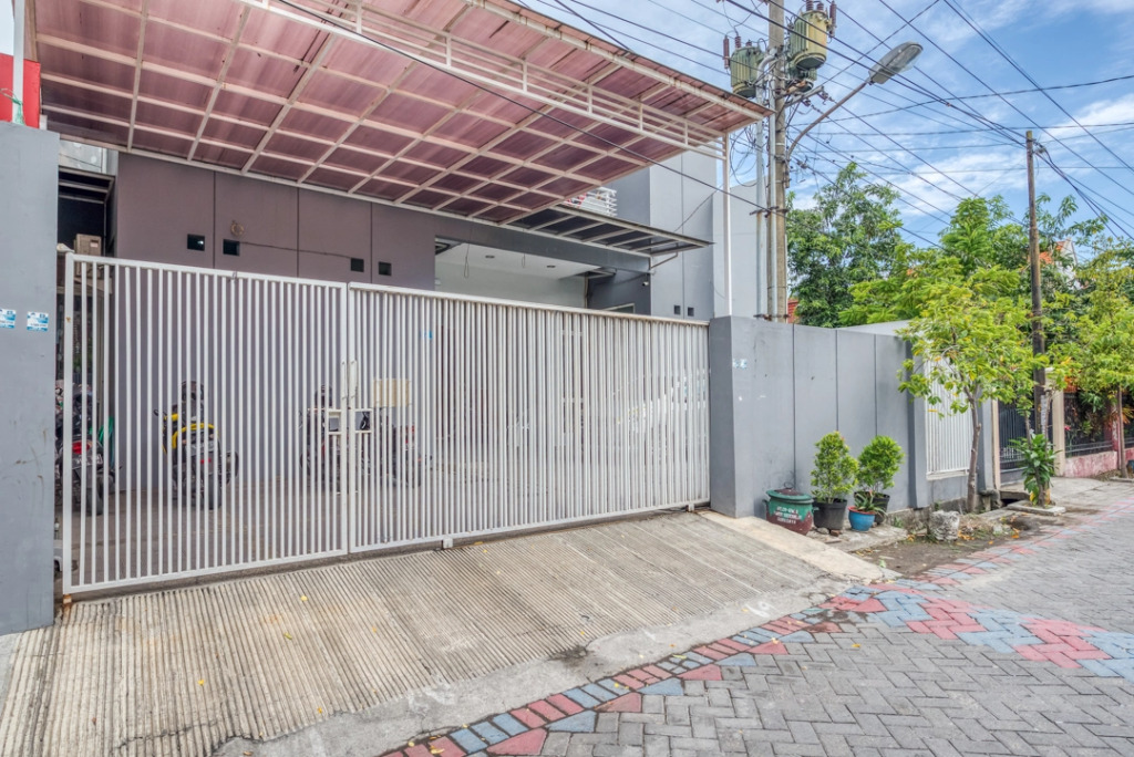 RedDoorz near Surabaya Zoo