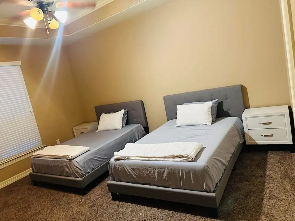 641 4 Bedrooms Luxurious Baths Open Living