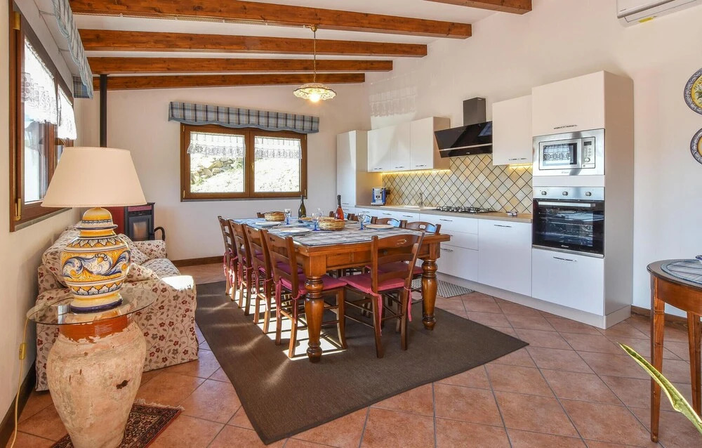 2 Bedroom Amazing Home In Troina