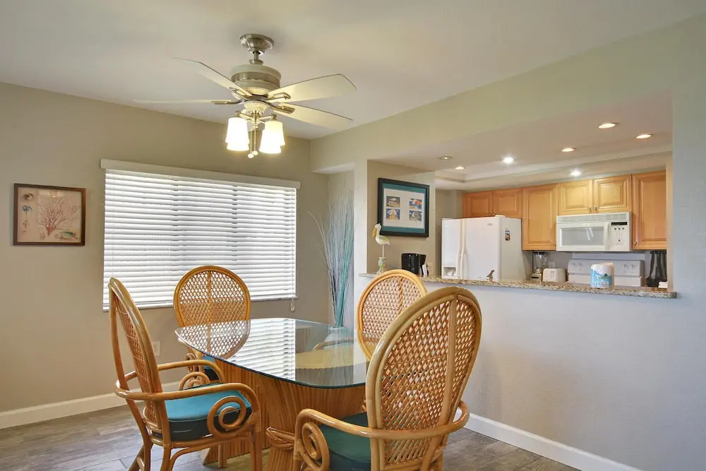 Land's End 306 Building 8 Beautifully Updated / Beachfront!