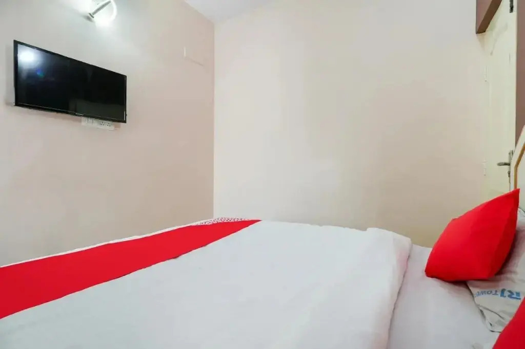 Royal Pride by OYO Rooms