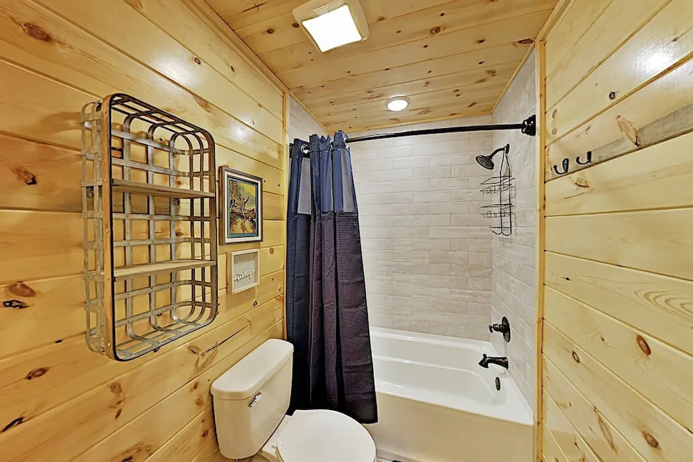Lakpow45 3 Bedroom Cabin