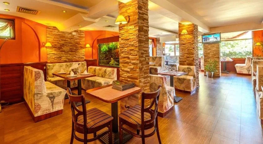 Eleganza Family Hotel - Free Parking