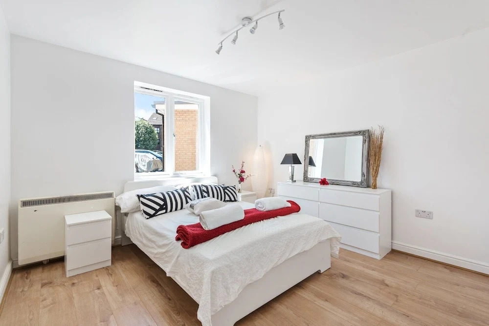 2 Bed Flat, Dedicated Workspace, Parking, 4KTV