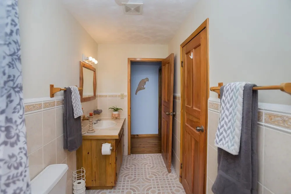 Roatan Ocean View- 2nd Floor 2 Bedroom Apts by RedAwning