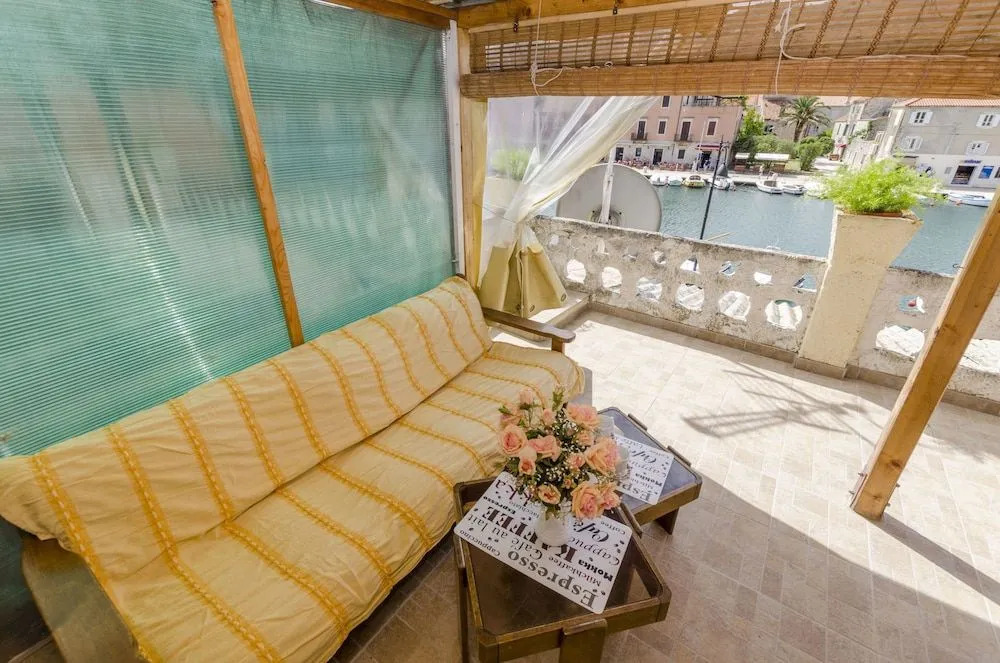 Apartment Snjezana