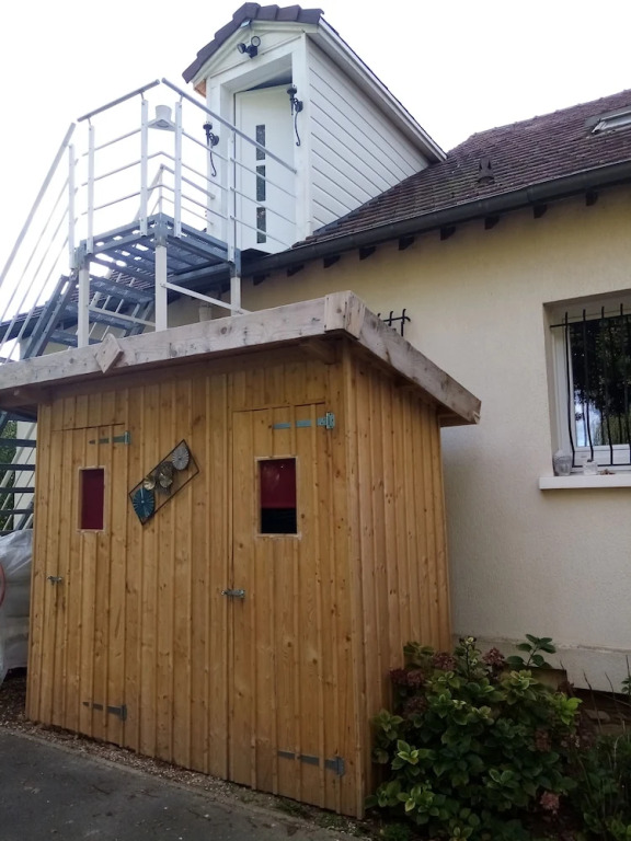 LES TONNEAUX DE LEURE LOGEMENT INSOLITE