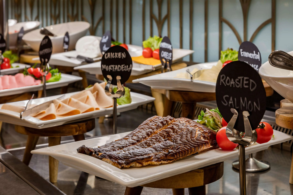 The Diplomat Radisson Blu Hotel Residence & Spa