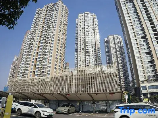 Lavande Hotel (Wuhan Polar Ocean World Changqing Garden)