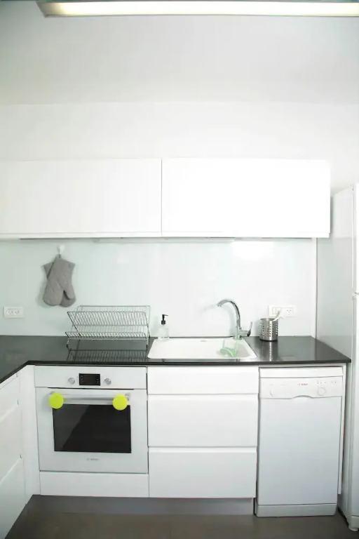 Stylish Chic 2BR Bauhaus Ap Heart of TLV