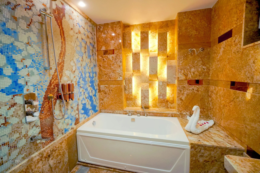 RG Exclusive Stay & Fine Dine, Akola