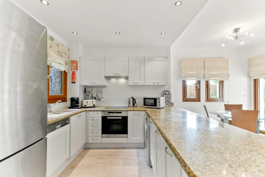 2 bedroom Villa Loukia with private pool and gardens, Aphrodite Hills Resort