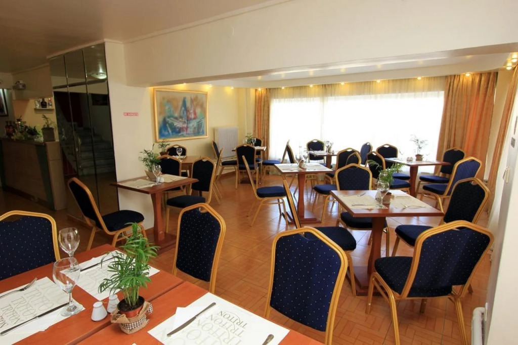 Triton Hotel Piraeus