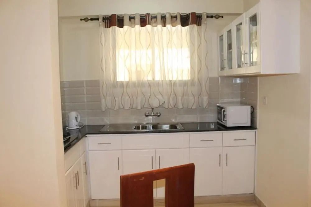 Cranes Suites Hotel
