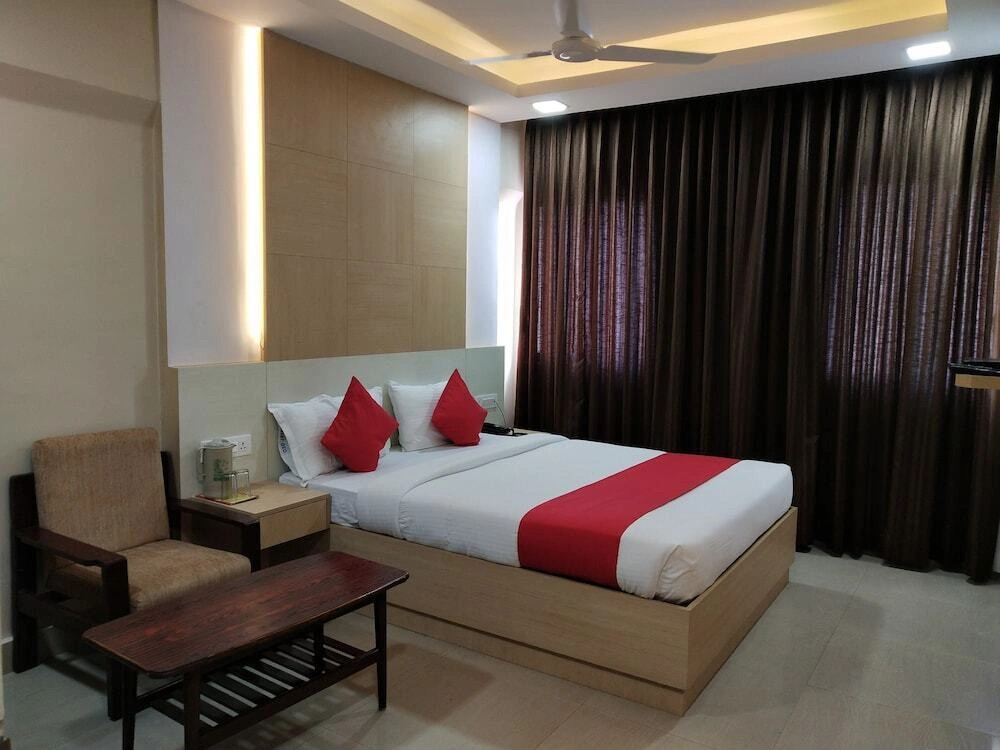 OYO 10394 Hotel Geo
