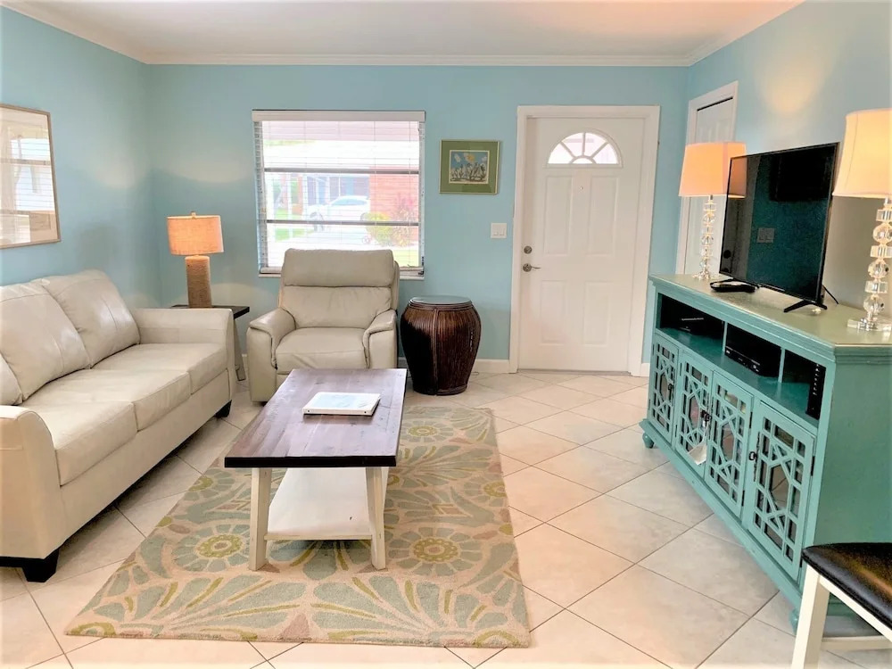 Aloha Kai - Unit 37 2 Bedrooms 2 Bathrooms Apts