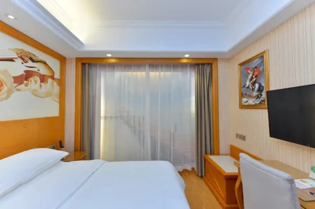 Vienna Hotel Shanghai Gucun Park