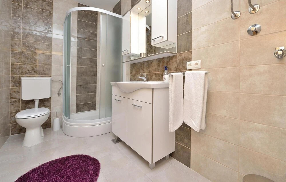 Stunning Home in Vrsi-mulo With Wifi and 2 Bedrooms