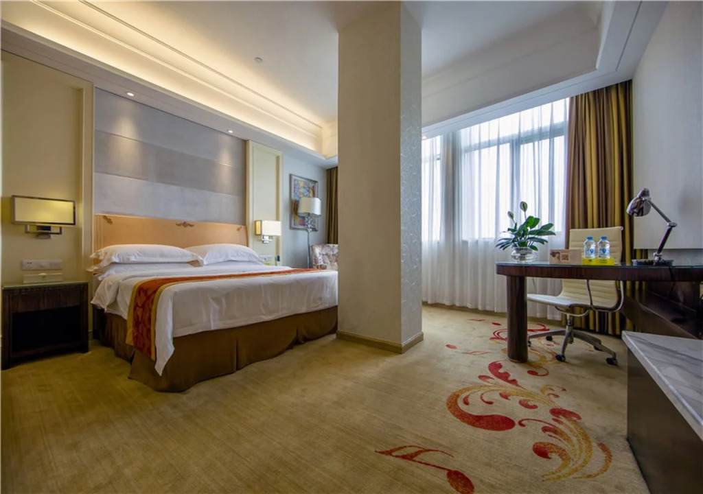 Vienna Hotel Jiangmen Heshan Huamao