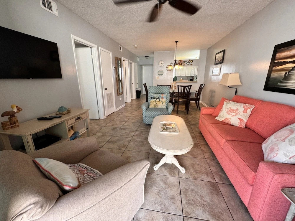Gulf Village 214- Close to the Hangout beachfront