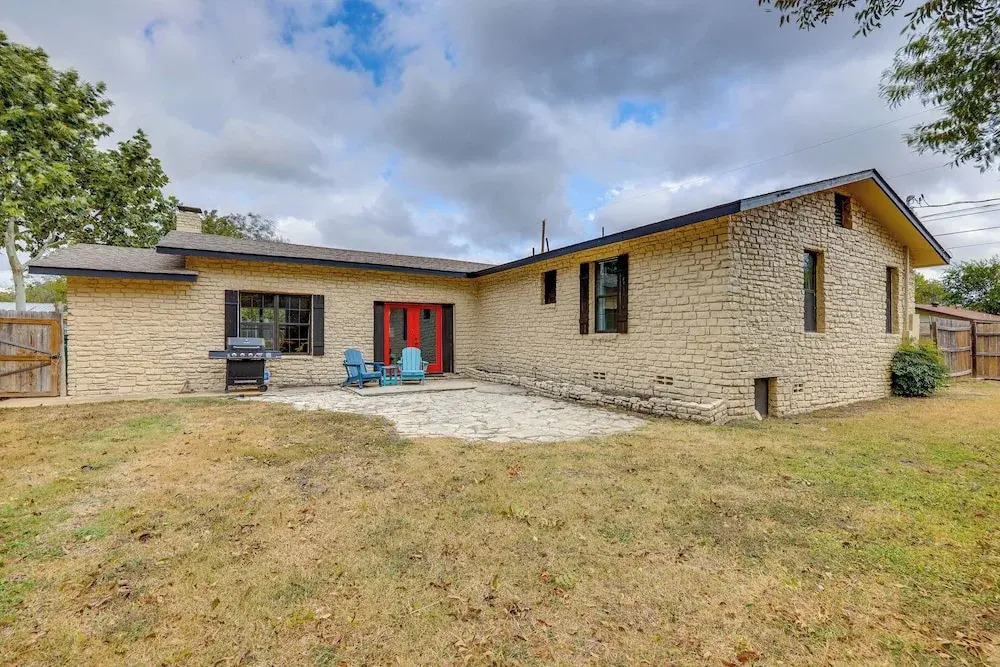 < 1 Mi to Dtwn: Home w/ Fenced Yard in Boerne!