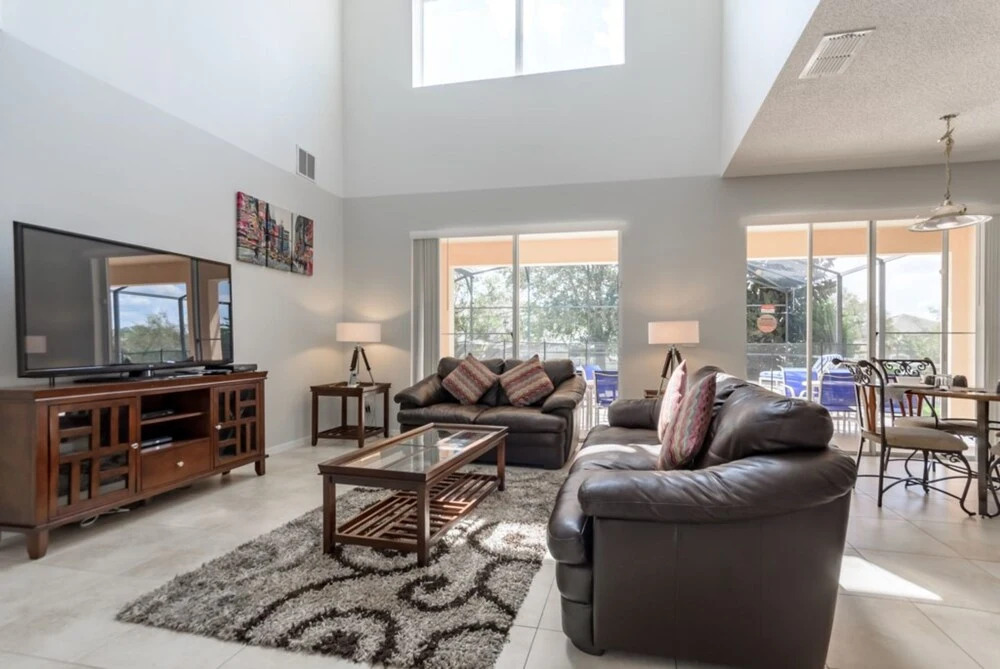 2696 La Isla Court