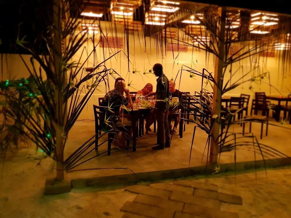 Omadhoo Inn