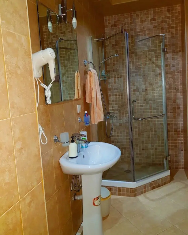 FLAT1