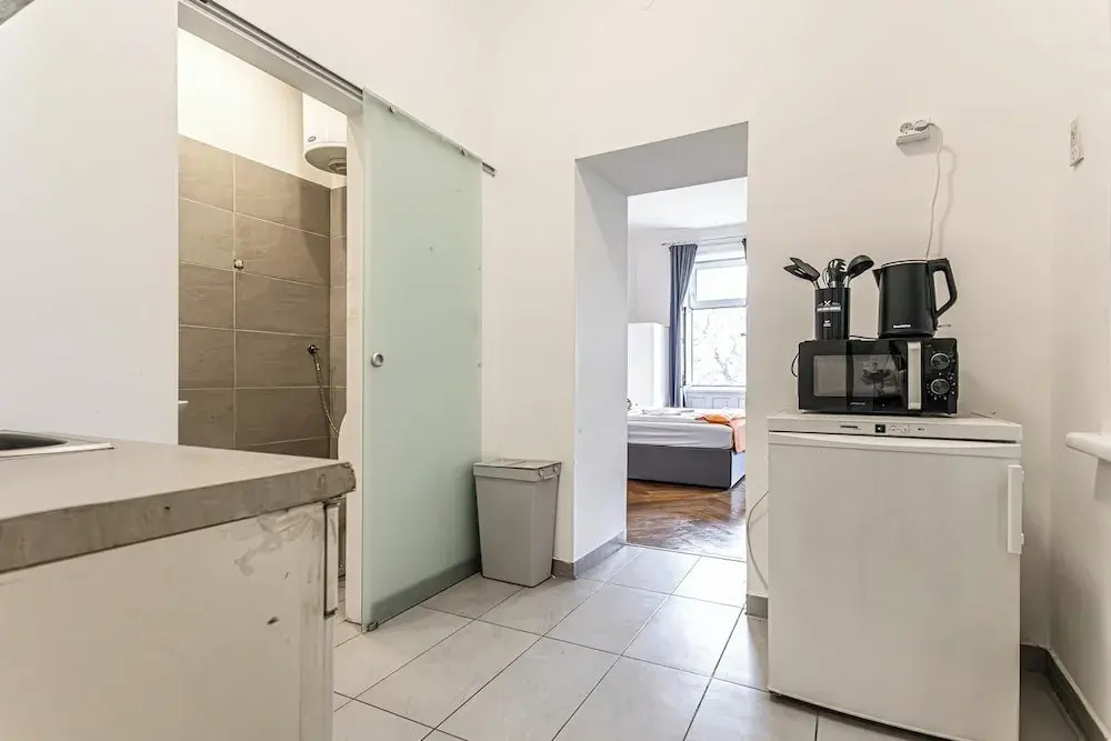 Pretty Apartment Near AKH Center Access