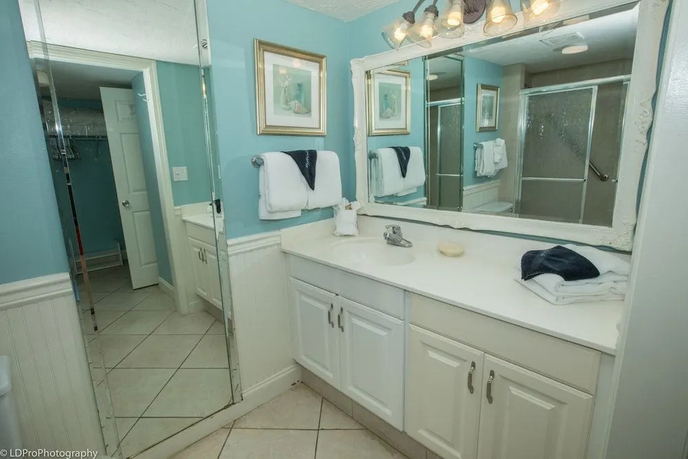 Shoreline Towers 1063 2 Bedroom Condo by RedAwning