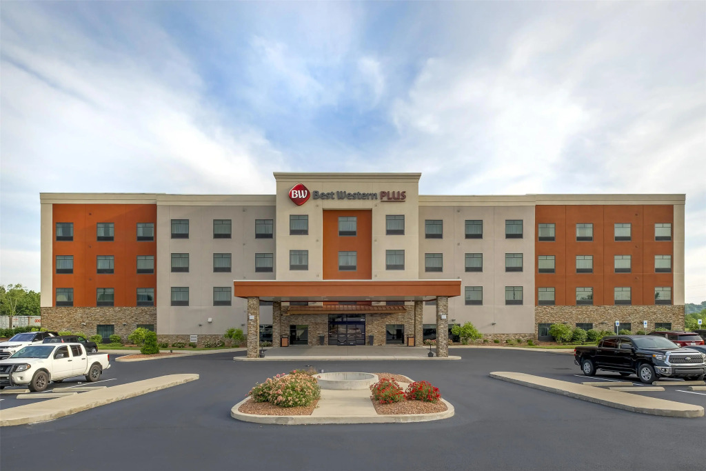 B/W Plus Elizabethtown Inn & Suites