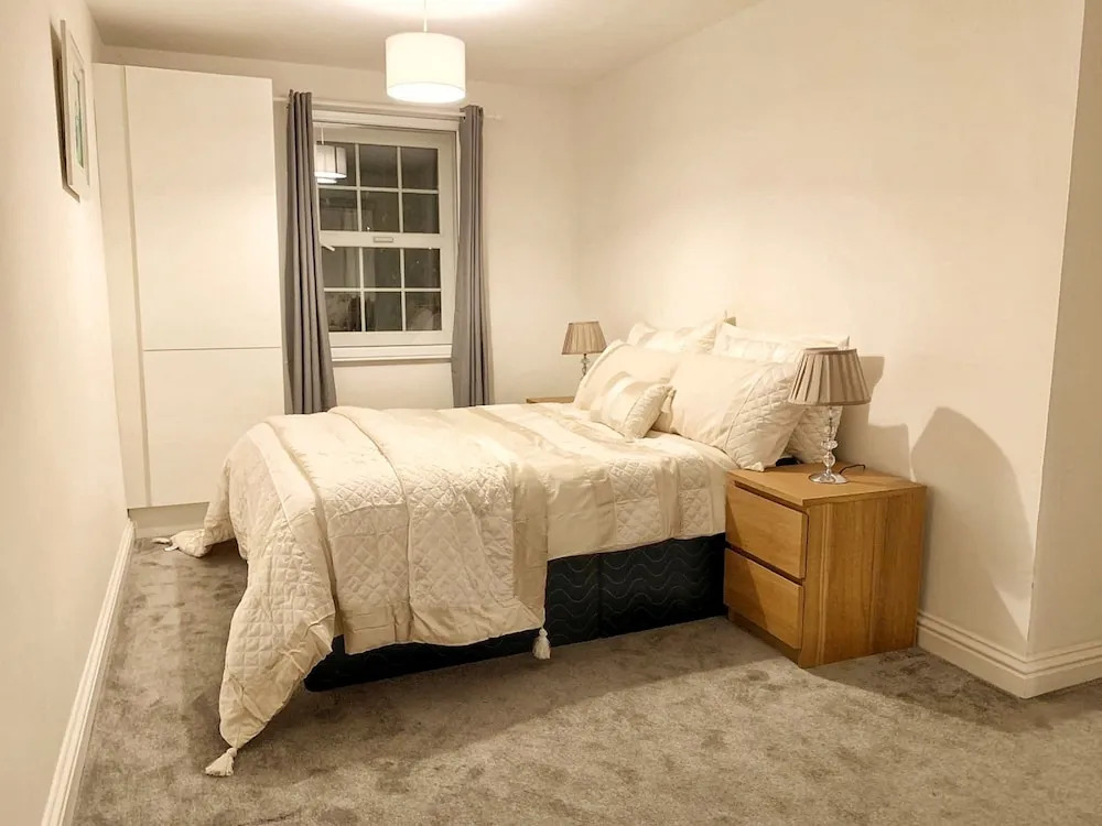 Modern 3 Bedroom Home Near Haymarket