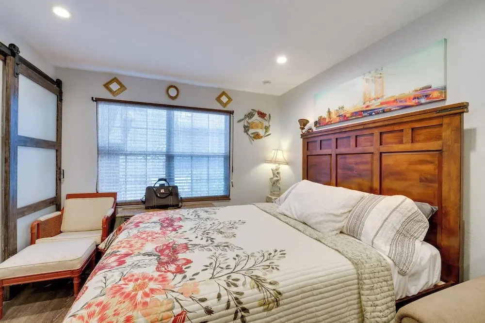 9 Mi to Disney World: Townhome w/ Pool Access!