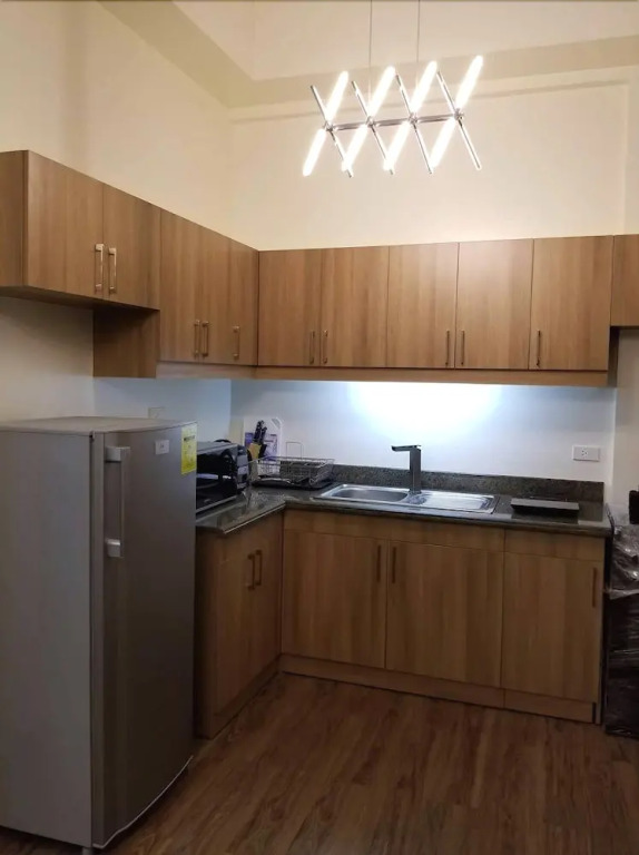 Rosarich Homestay - Bristle Ridge Residences