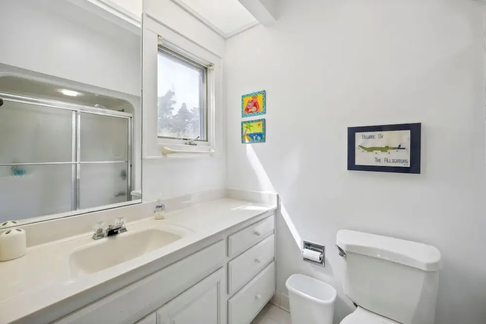 This Vibrant Family Home Features 8 Bedrooms, And 8 Bathrooms, Ocean And Creek Views Home by Peace Vacations