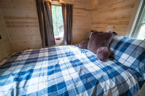 Mount Hood Village Lincoln Tiny House 2