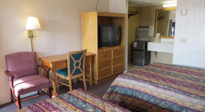 Pine Crest Motor Lodge