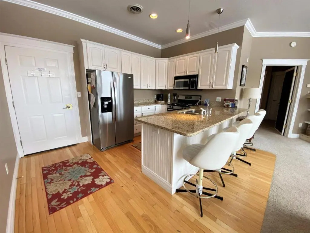 Pier Harbor #1, Condo at Saint Ignace