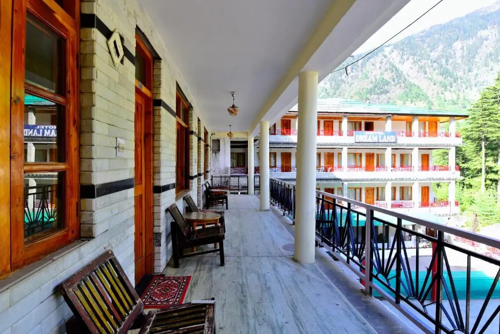 Spot On 37336 Hotel Neelgiri