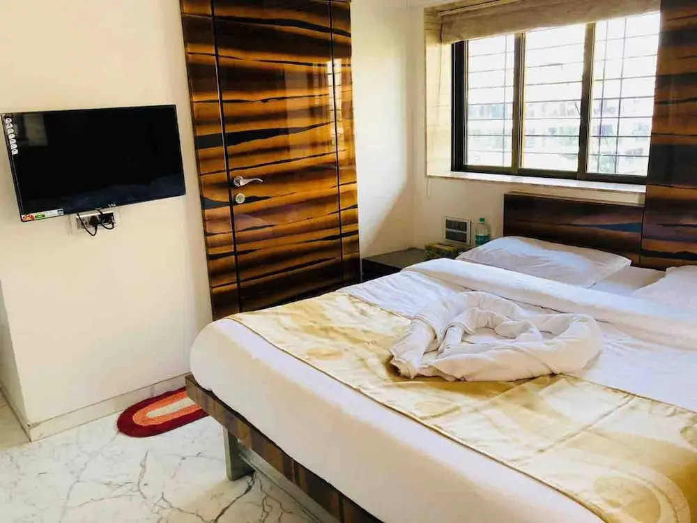 Economical Stay In Heart Of Mumbai