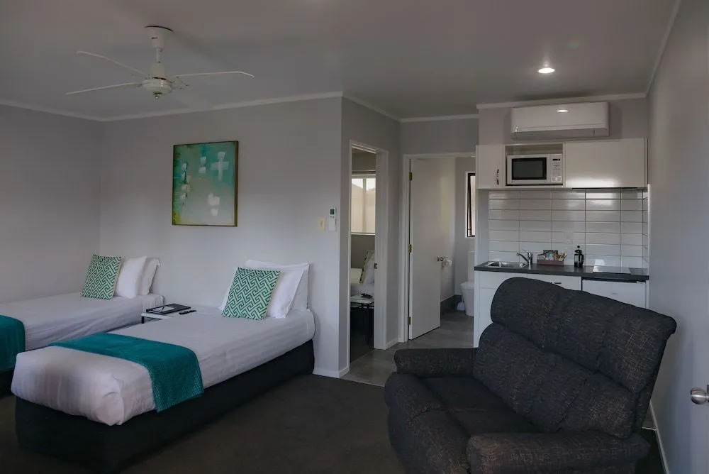 BKs Palm Court Motor Lodge