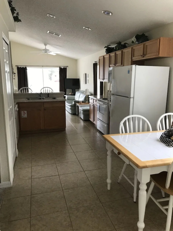 4 Bedroom Pool Home