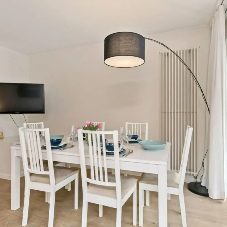Cozy Apartment With Sea-view 1 min From Beach