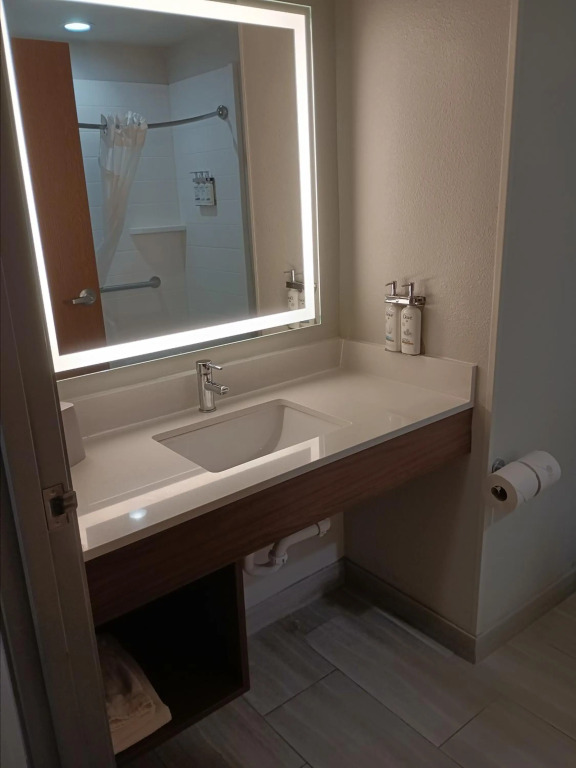Holiday Inn Express Jourdanton - Pleasanton by IHG