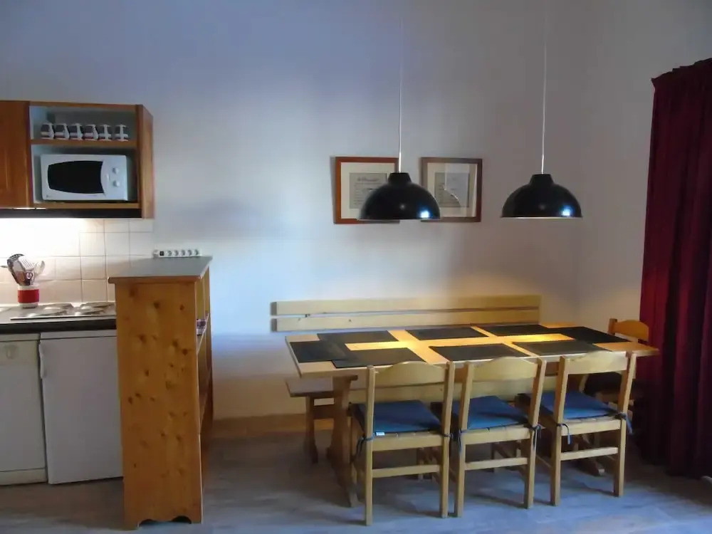 Lou Services Apartment CB25 LSI 001