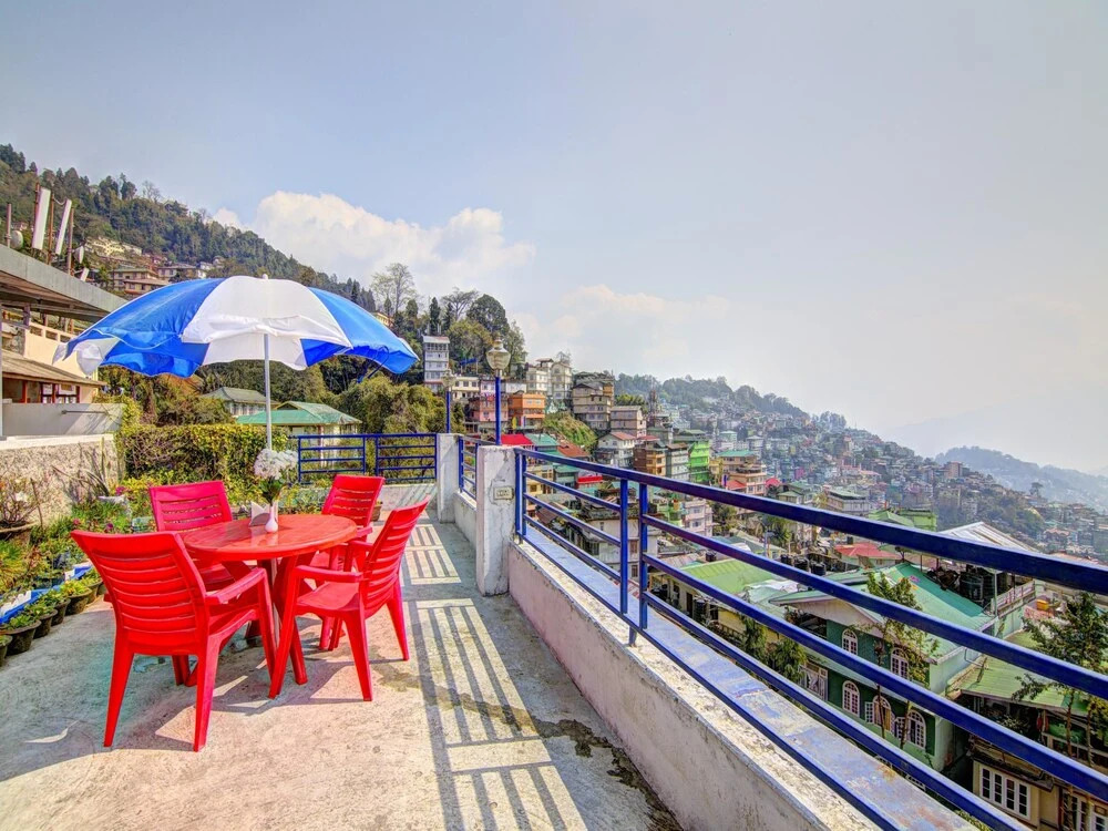 OYO 12862 Hotel Lamaz Residency
