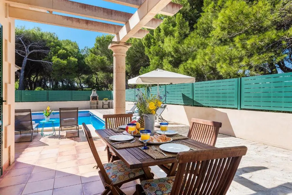 Casa Martina - Private Pool & 150m from the Beach